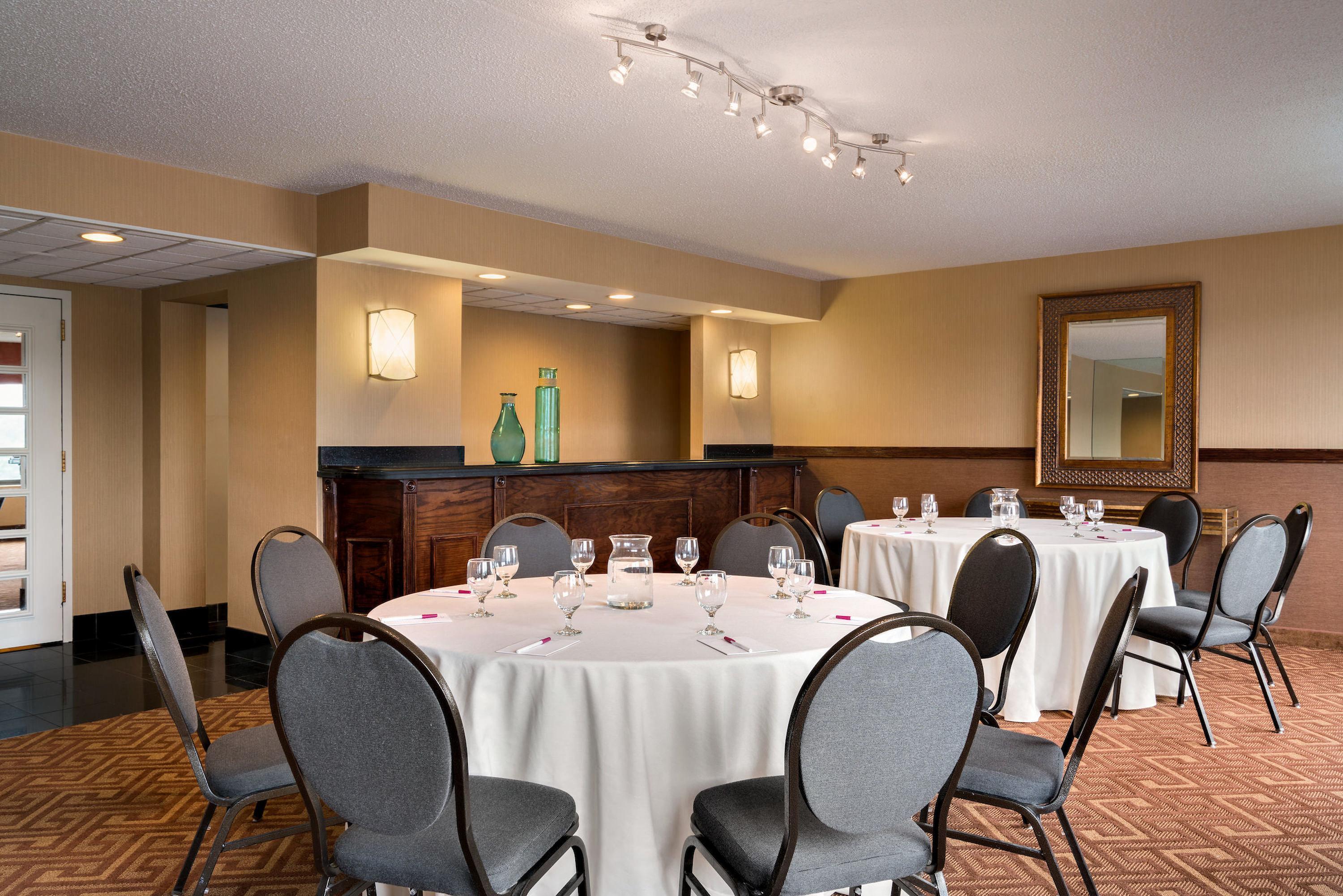 Crowne Plaza Englewood By Ihg Hotel Екстериор снимка