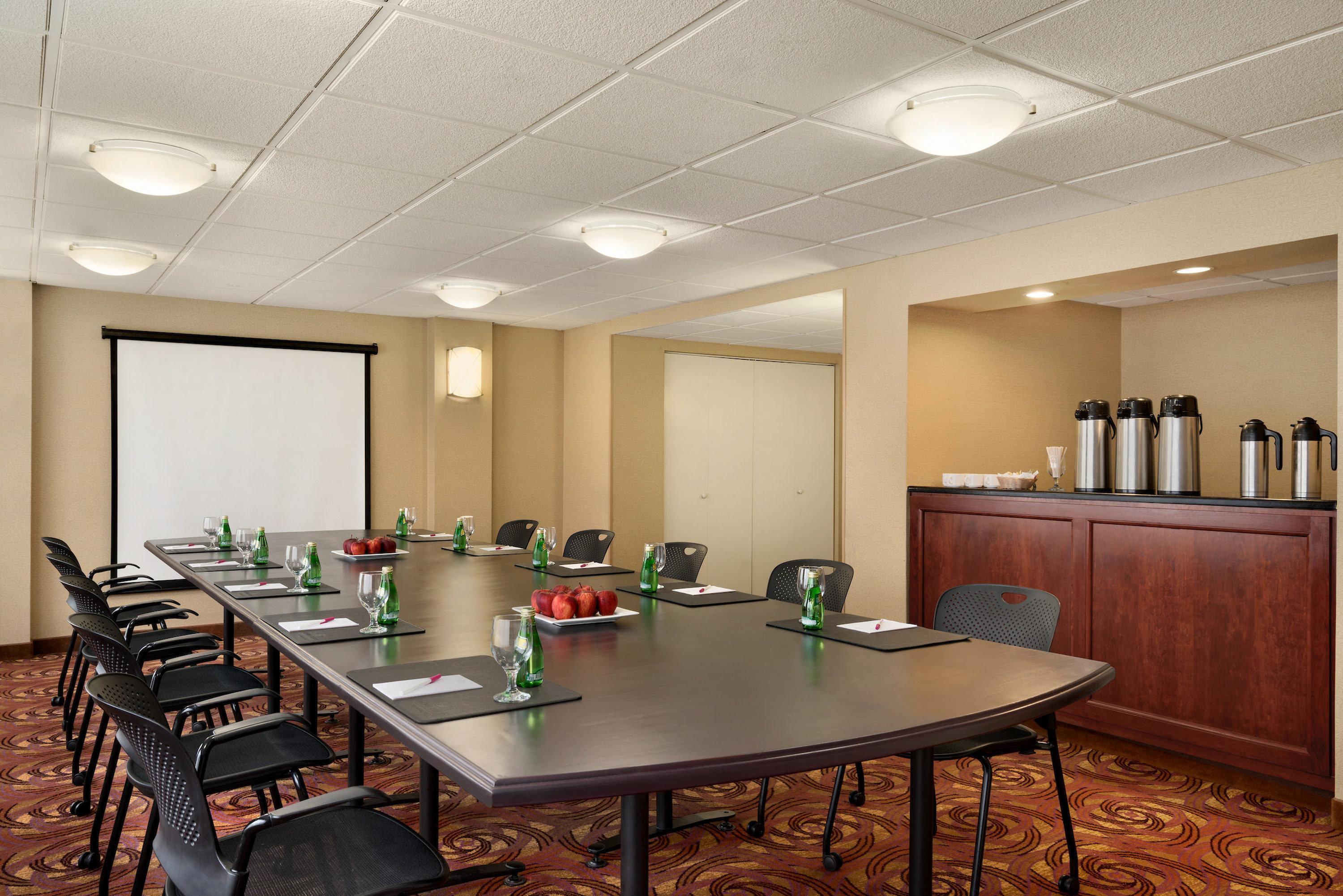 Crowne Plaza Englewood By Ihg Hotel Екстериор снимка
