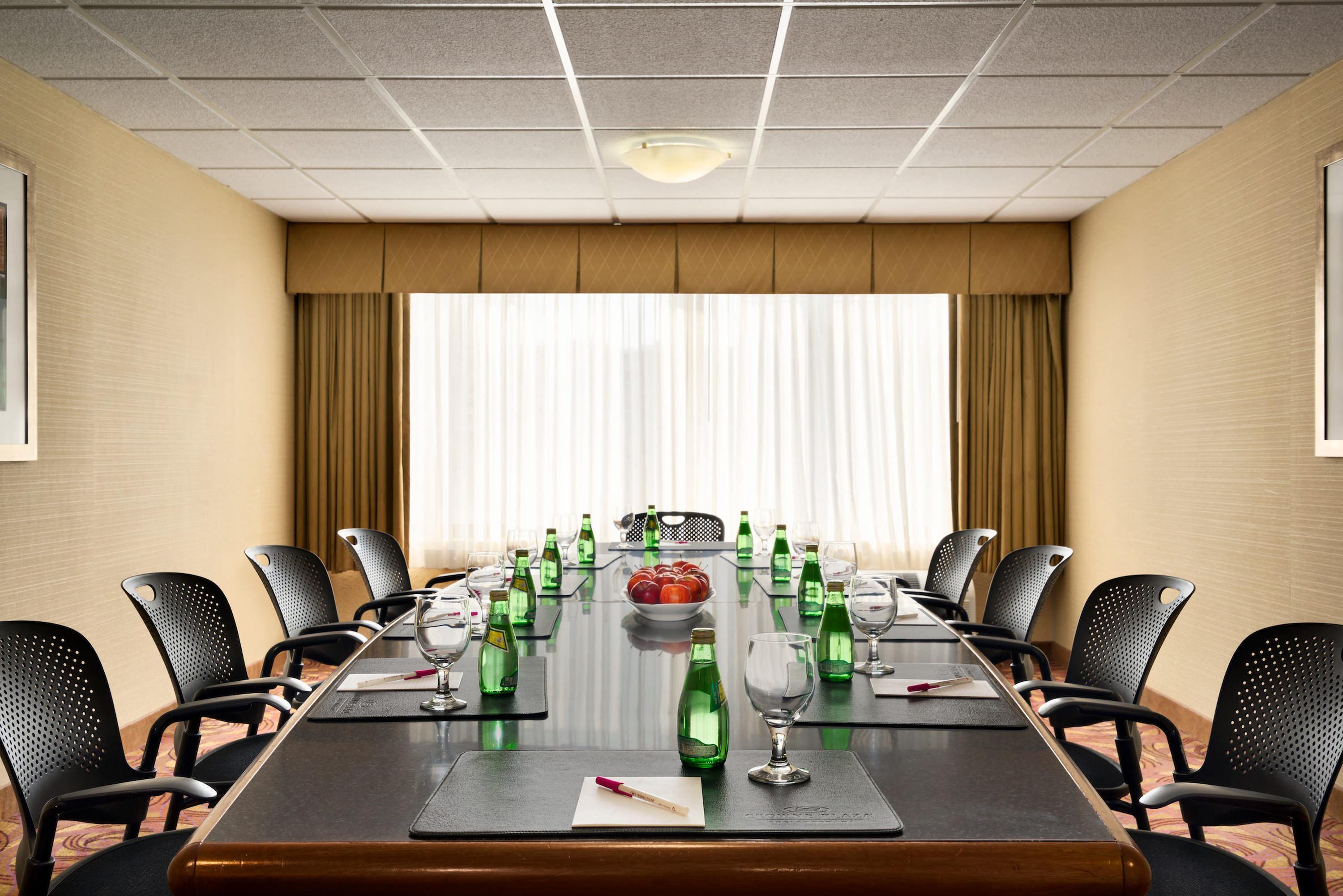 Crowne Plaza Englewood By Ihg Hotel Екстериор снимка