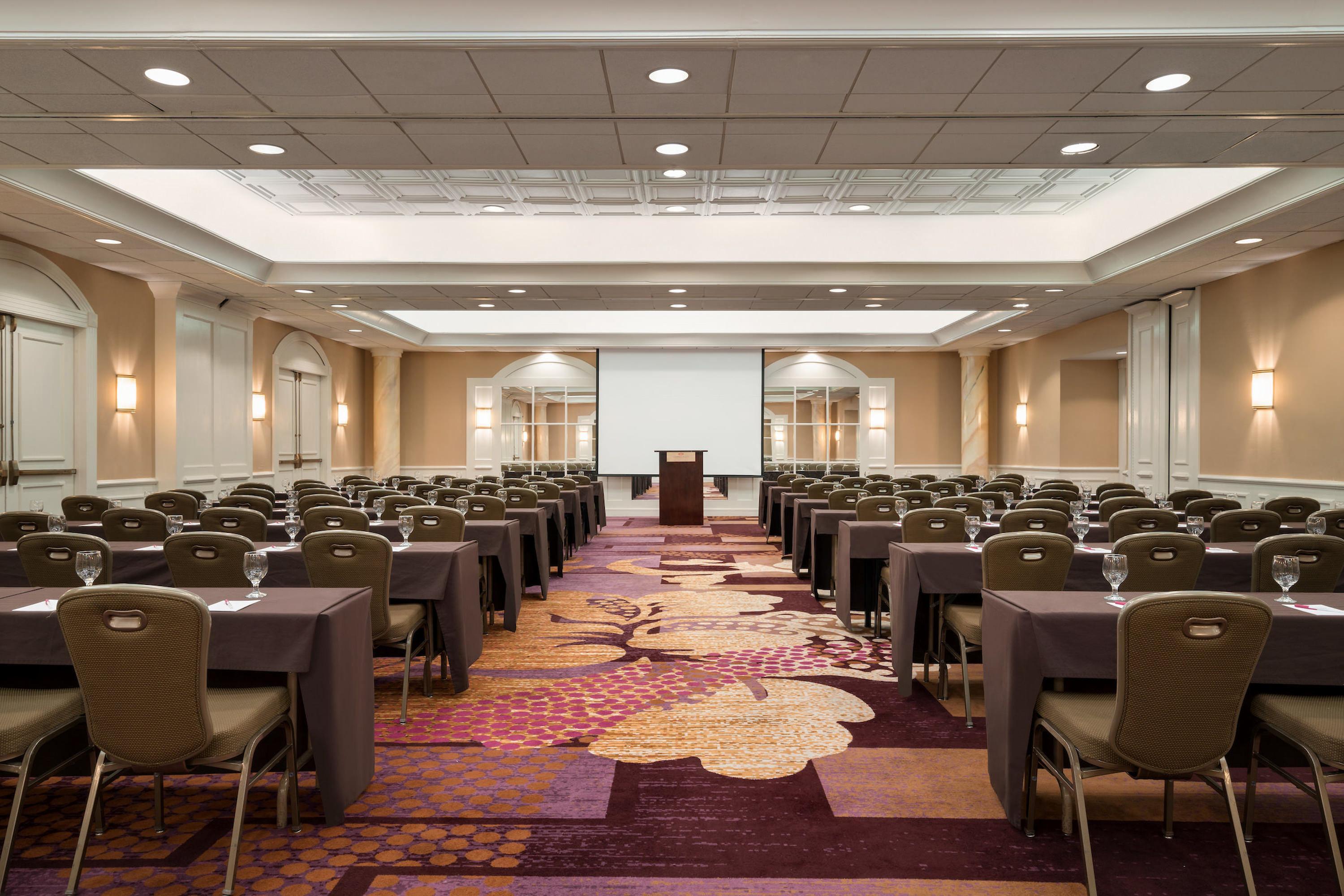 Crowne Plaza Englewood By Ihg Hotel Екстериор снимка